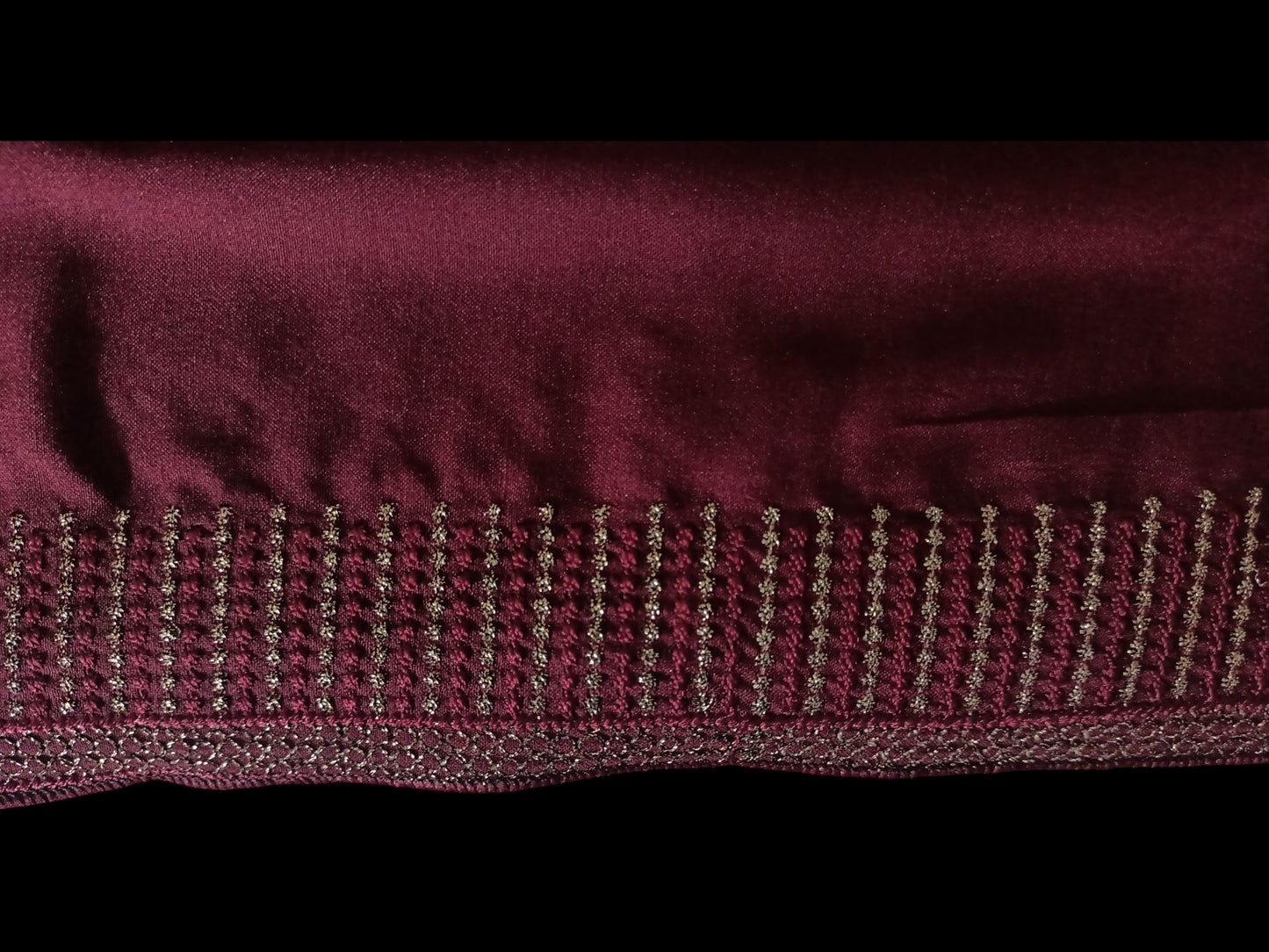 Stone Candle-Edged Swiss Shawl with Same-Color Thread